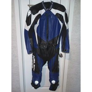 Arlen Ness 2 Piece Leather Motorcycle Suit W/ Gloves & Helmet. safety/Track Gear